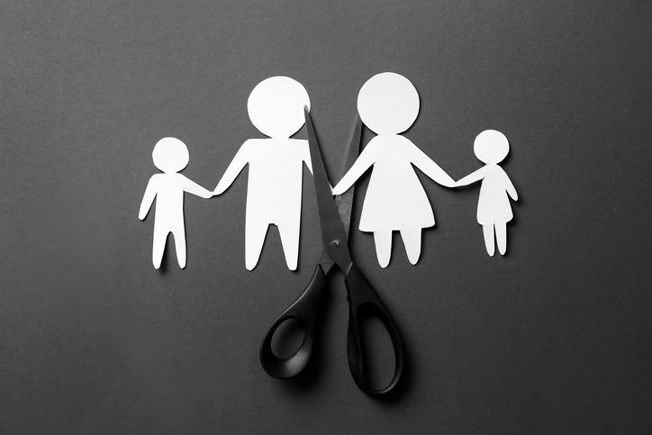 "내게 원망스러운 사람⋯더 이상 아버지 '성(姓)' 쓰기 싫은데 바꿀 수 있을까요?" 기사 관련이미지