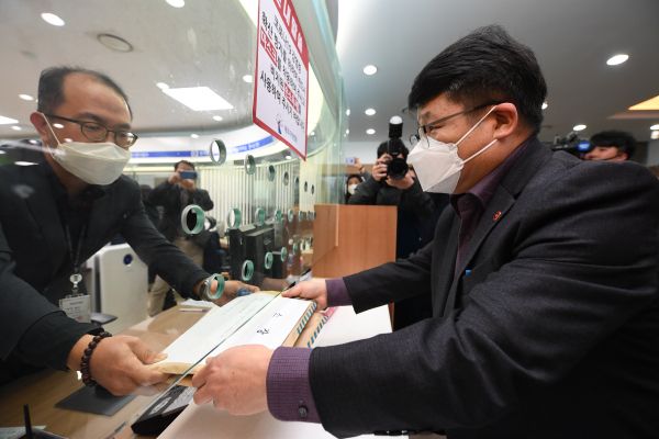 '보여주기식' 경고성 소송? 변호사 4명 "강남 유학생 모녀, 최소 1억원은 물어내야" 기사 관련이미지
