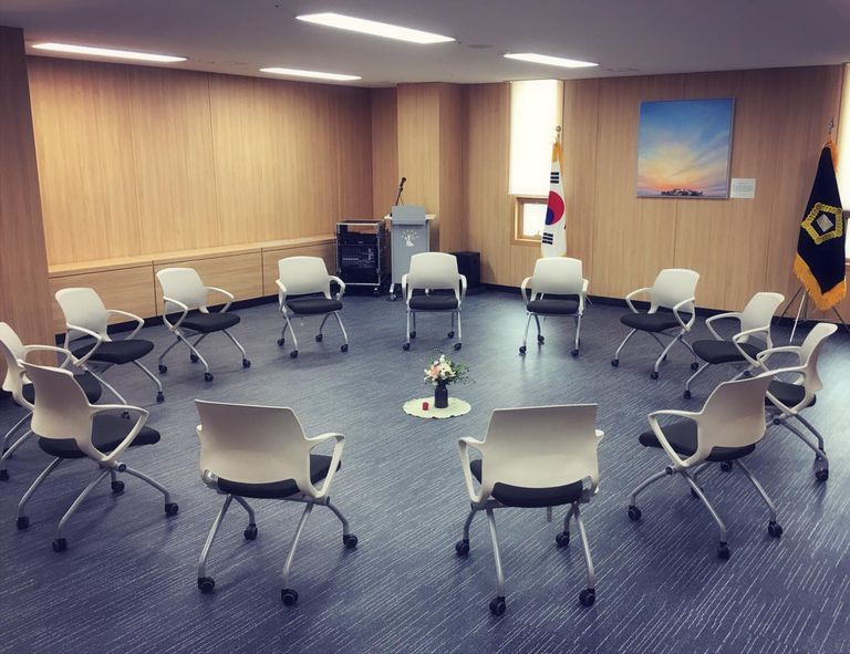 회복적 사법 프로그램의 참여자들은 대면/비대면, 직접/간접적 방식으로 상호 소통한다. /'회복적 사법 이야기' 페이스북