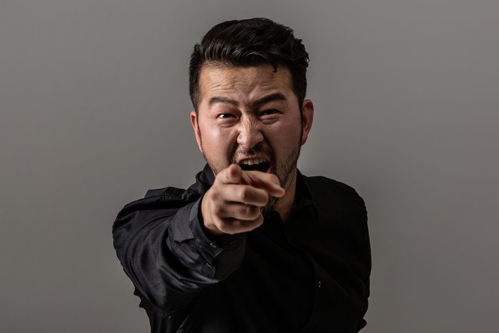 가게에서 소리 지른 건물 관리인을 향한 경고 "그거 폭행죄인데, 알고 계세요?" 기사 관련이미지