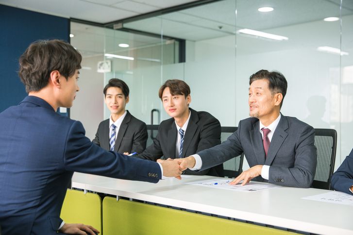 4월 1일 '최종 합격', 4월 2일엔 '입사 취소'⋯이유가 "코로나 때문이라고요?" 기사 관련이미지