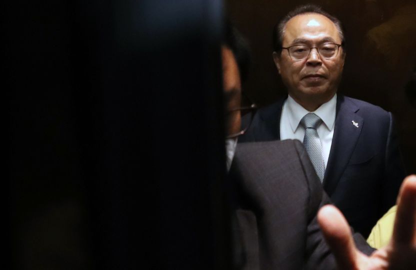 '사퇴서' 공증까지 하며 사퇴 약속한 오거돈, 사실 효력 없던 위험한 약속이었다 기사 관련이미지