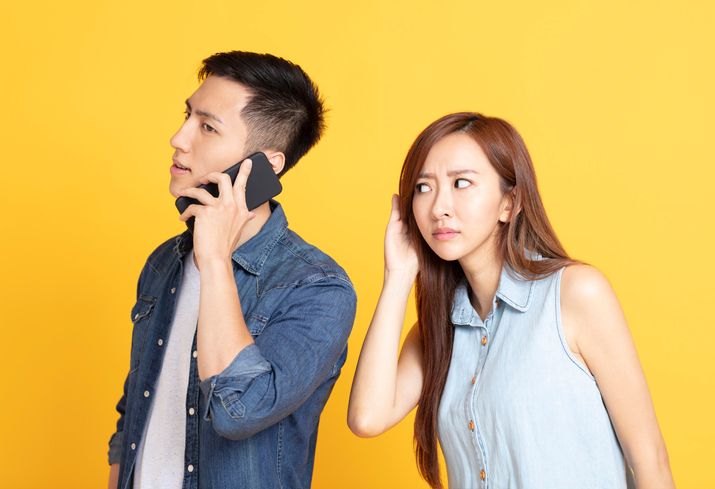 남편 휴대전화에서 몰래 빼낸 증거, '불법적 요소' 있어도 민사 소송에서는 문제없다 기사 관련이미지