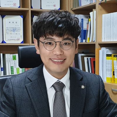 법률사무소 기원의 강기원 변호사. /로톡 DB