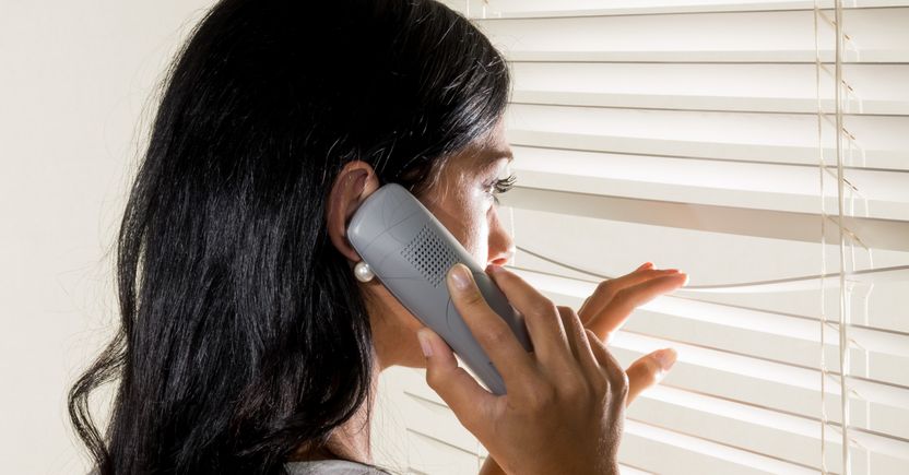 헤어진 후 계속 연락하며 괴롭히는 전 연인에게 "미안하다" 함부로 말하면 안 되는 이유 기사 관련이미지