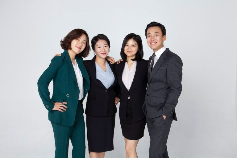 (왼쪽부터) 이청아, 이지선, 박주연, 정광진 변호사. / 법무법인 방향 제공