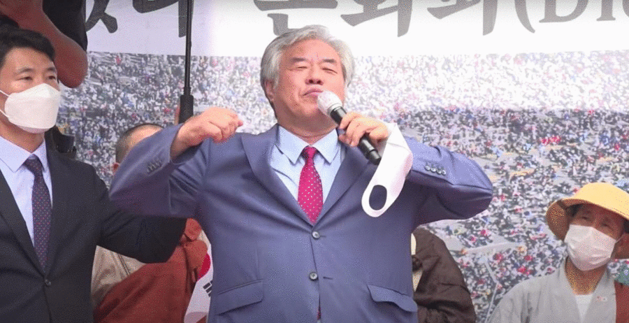 '코로나 확진' 전광훈 목사, 8⋅15 집회로 보석 취소는 물론 징역살이 가능성 높다 기사 관련이미지