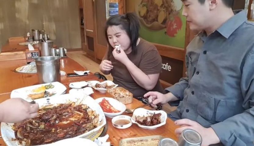 벗었는지, 벗겼는지는 몰라도⋯이 상황은 구도쉘리에게 불리하다 기사 관련이미지